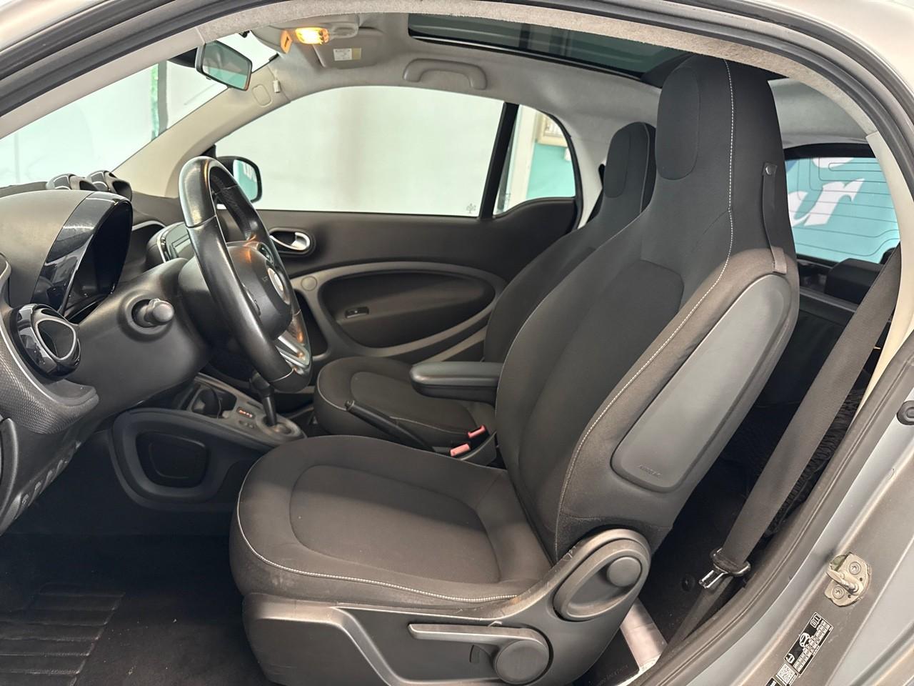 Smart Smart Fortwo usata, con 2 poggiatesta sedili ant.