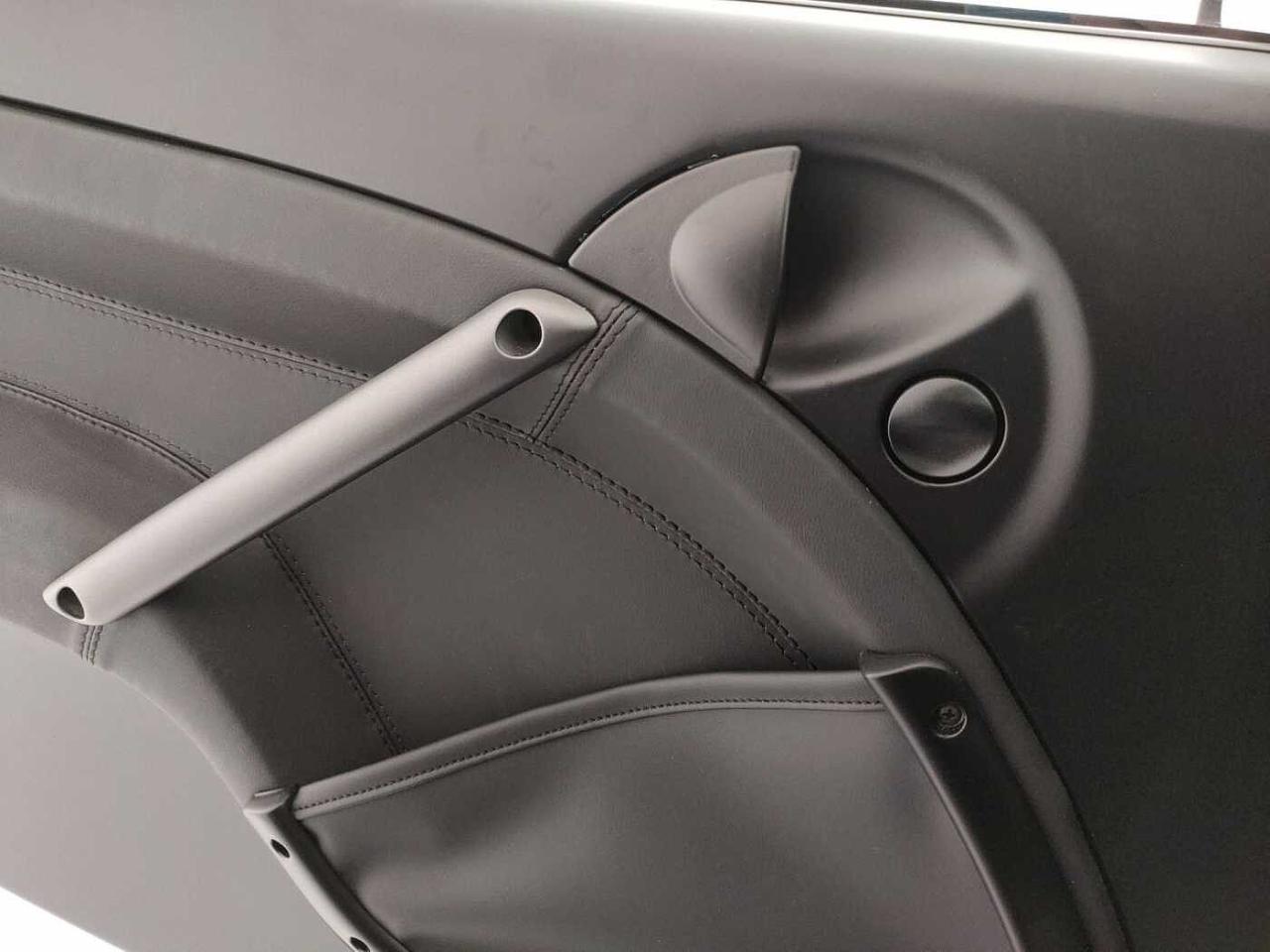 Smart Smart Fortwo usata, con cellula di sicurezza tridion colore argento (con retrov. esterni e mascherina argento)