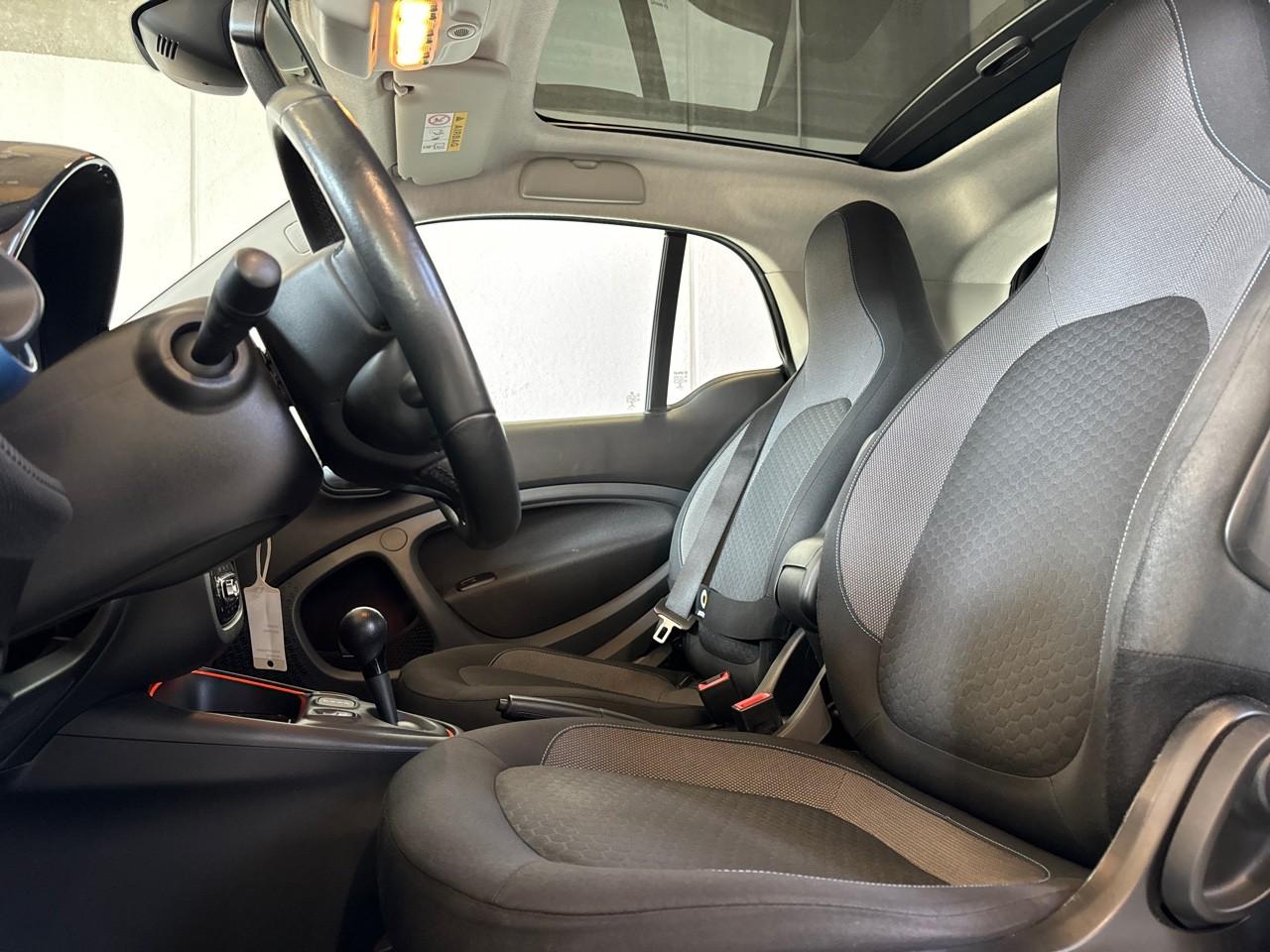 Smart Smart Fortwo usata, con comandi media touch screen