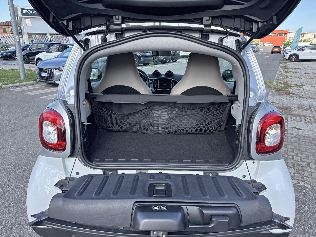 Smart Smart Fortwo usata, con computer