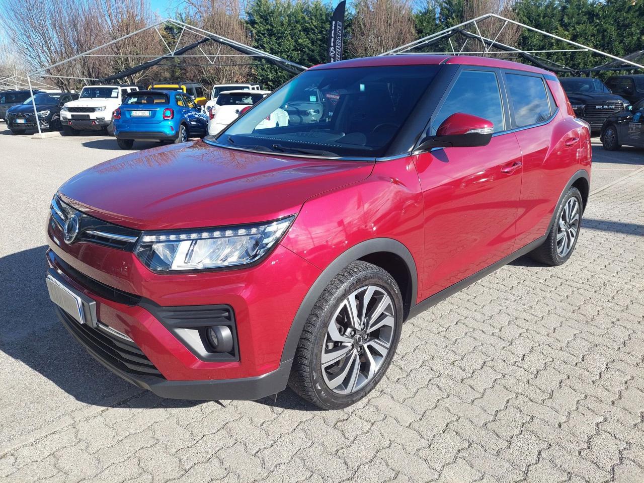 Ssangyong Ssangyong Tivoli usata, con luci diurne