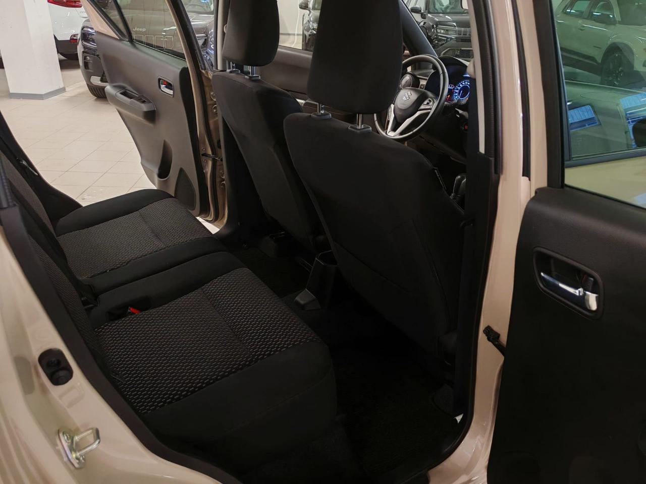Suzuki Suzuki Ignis usata, con navigatore