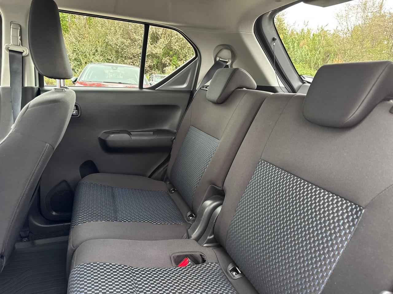 Suzuki Suzuki Ignis usata, con 2 poggiatesta sedili ant. e sedili post. , con reg. in altezza