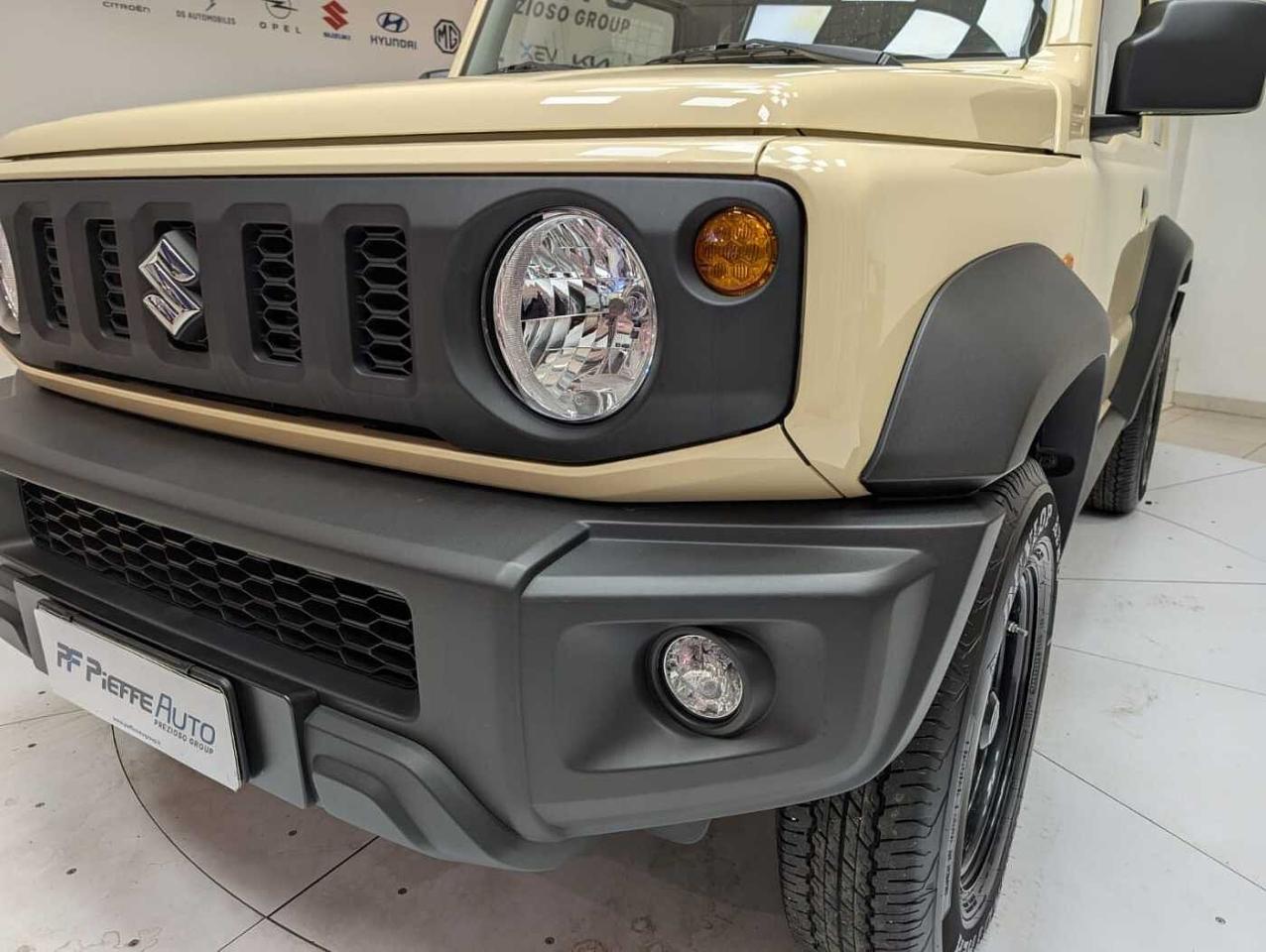 Suzuki Suzuki Jimny usata, con vivavoce