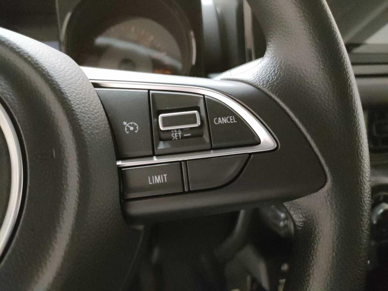 Suzuki Suzuki Jimny usata, con canaline pioggia al tetto