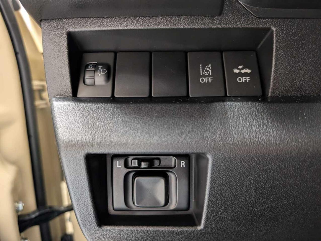 Suzuki Suzuki Jimny usata, con comandi audio al volante