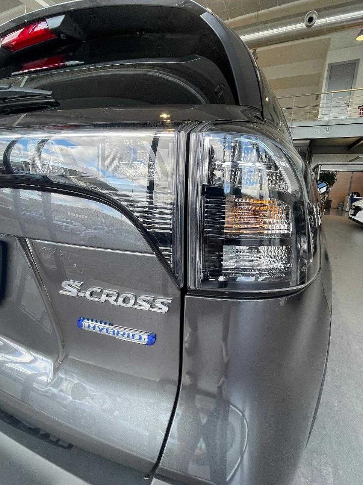 Suzuki Suzuki S-Cross usata 19
