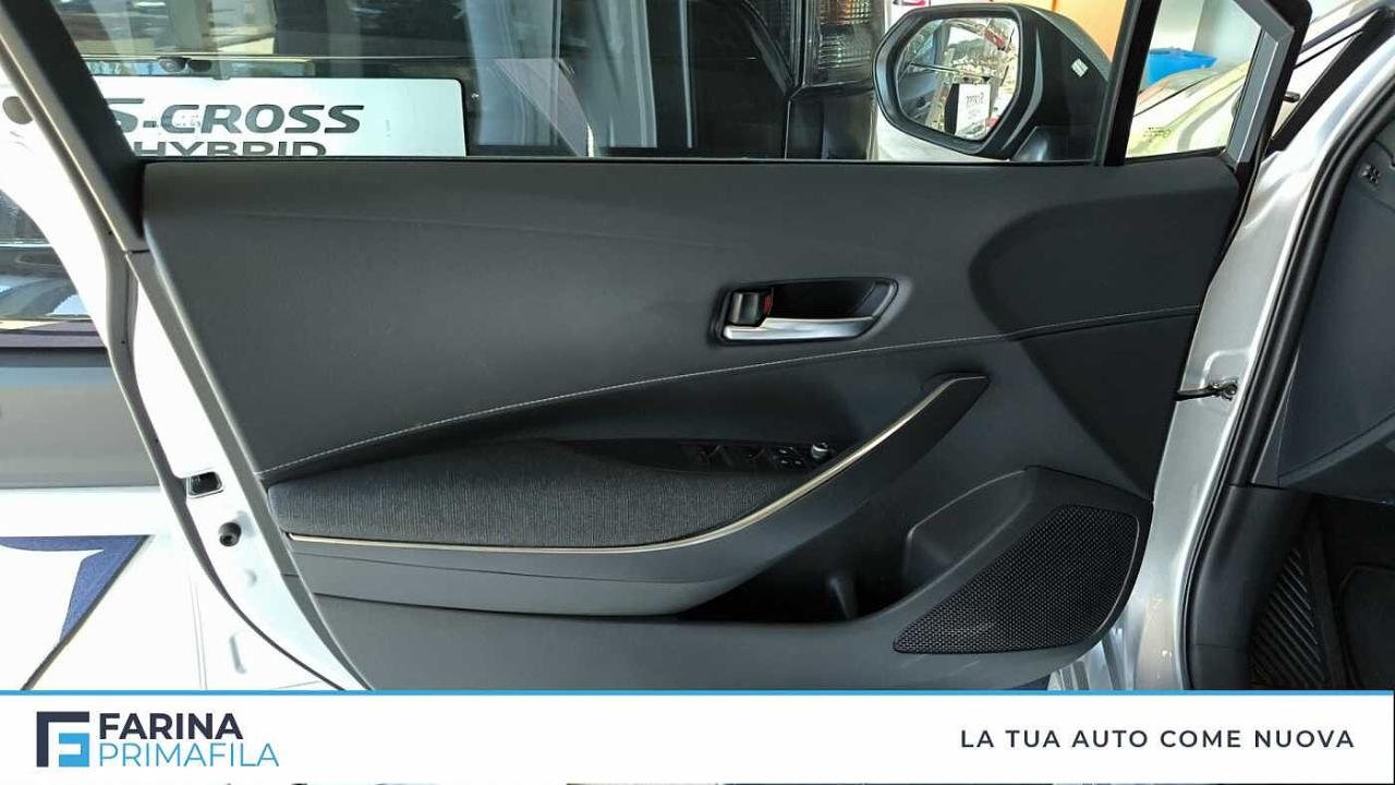 Suzuki Suzuki Swace usata, con fari fendinebbia