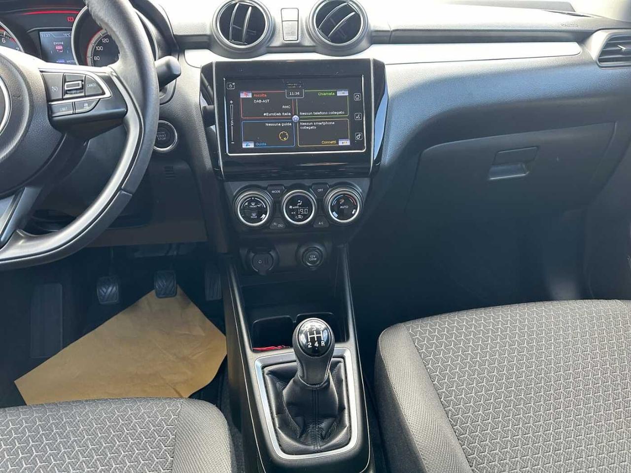 Suzuki Suzuki Swift usata, con comandi audio al volante