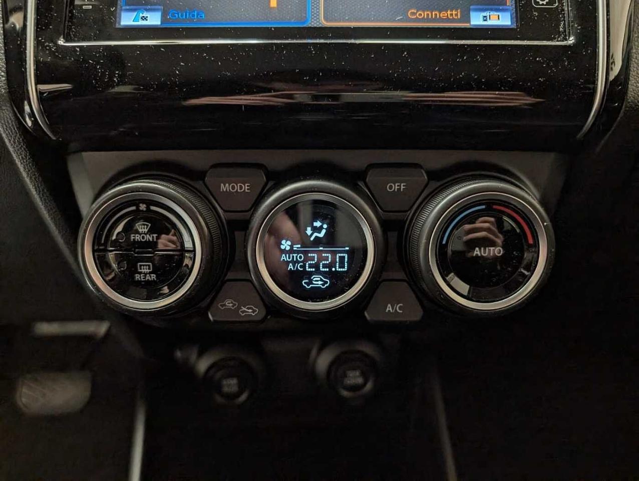 Suzuki Suzuki Swift usata, con aletta parasole con specchietto di cortesia, luce e portabiglietti per entrambi i lati