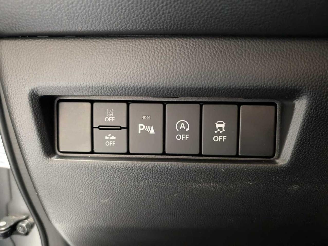 Suzuki Suzuki Swift usata, con cappelliera e pianale bagagliaio con luce di cortesia