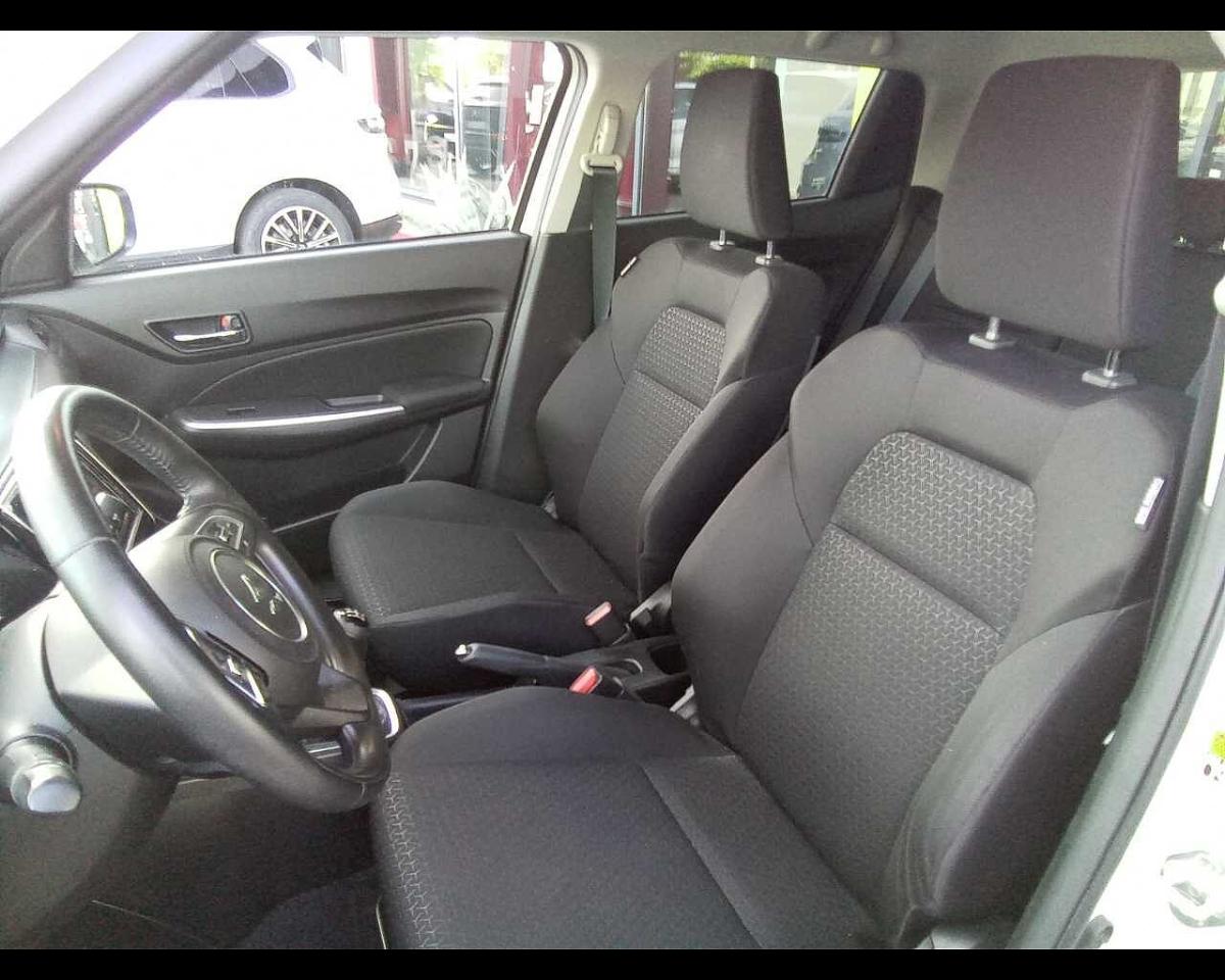 Suzuki Suzuki Swift usata, con aletta parasole con specchietto di cortesia, luce e portabiglietti per entrambi i lati