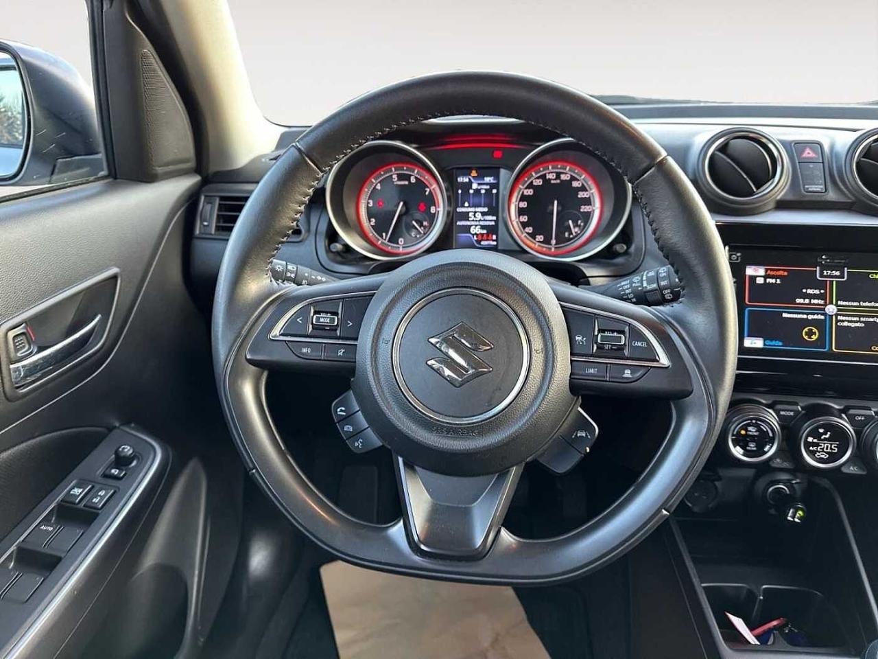 Suzuki Suzuki Swift usata, con comandi audio al volante