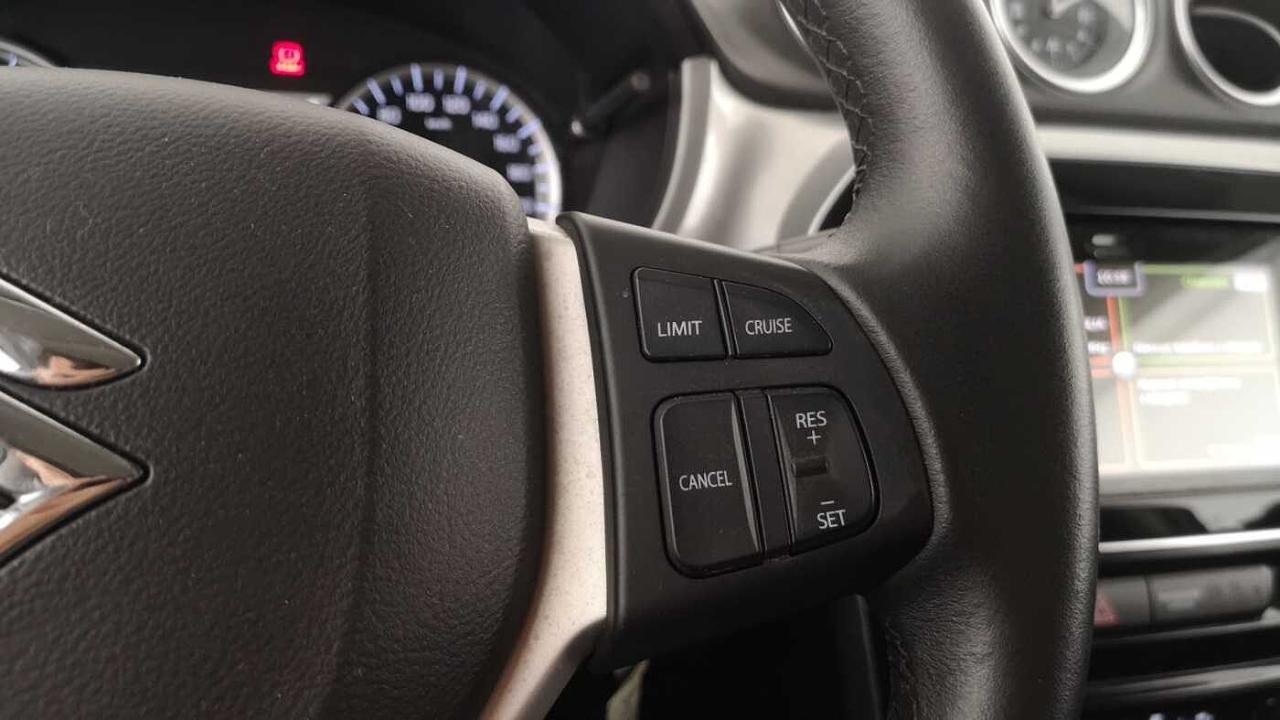 Suzuki Suzuki Vitara usata, con bracciolo porta oggetti