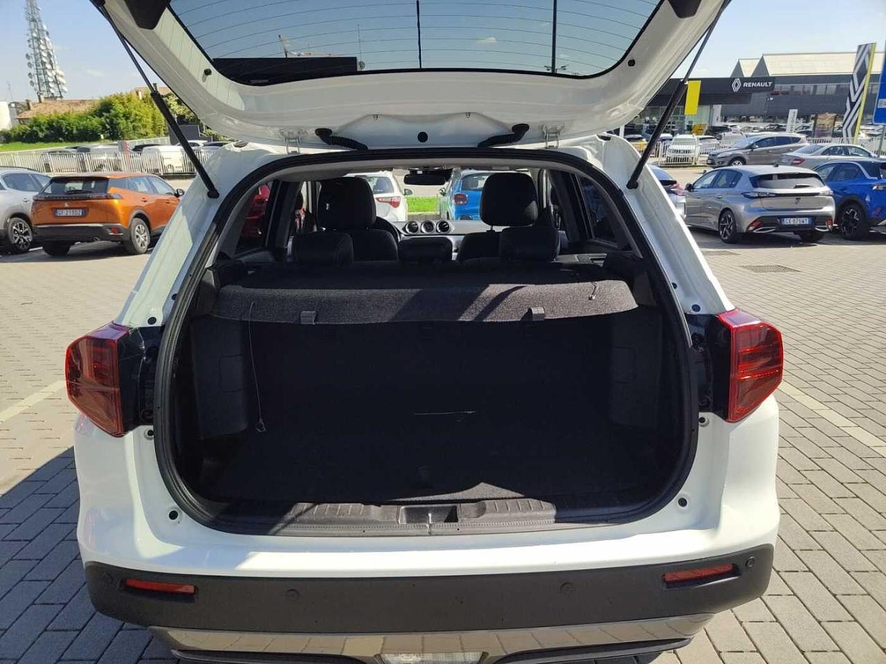 Suzuki Suzuki Vitara usata, con comandi audio al volante