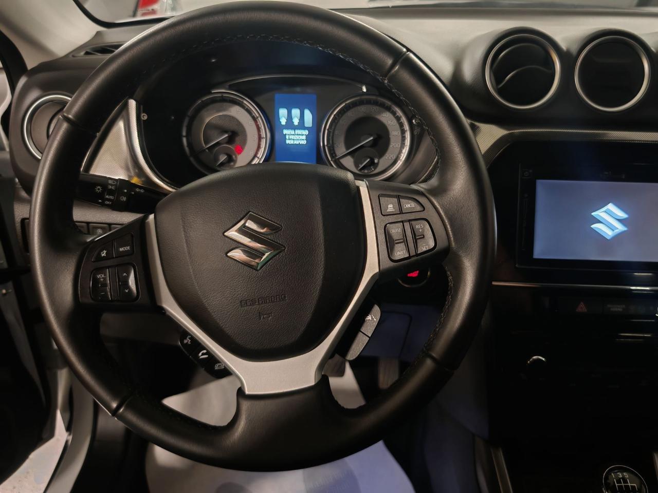 Suzuki Suzuki Vitara usata, con autoradio