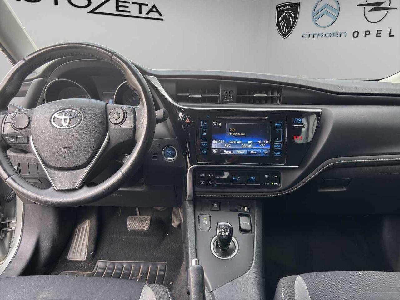 Toyota Toyota Auris usata, con 4 freni a disco (anteriori autoventilanti)