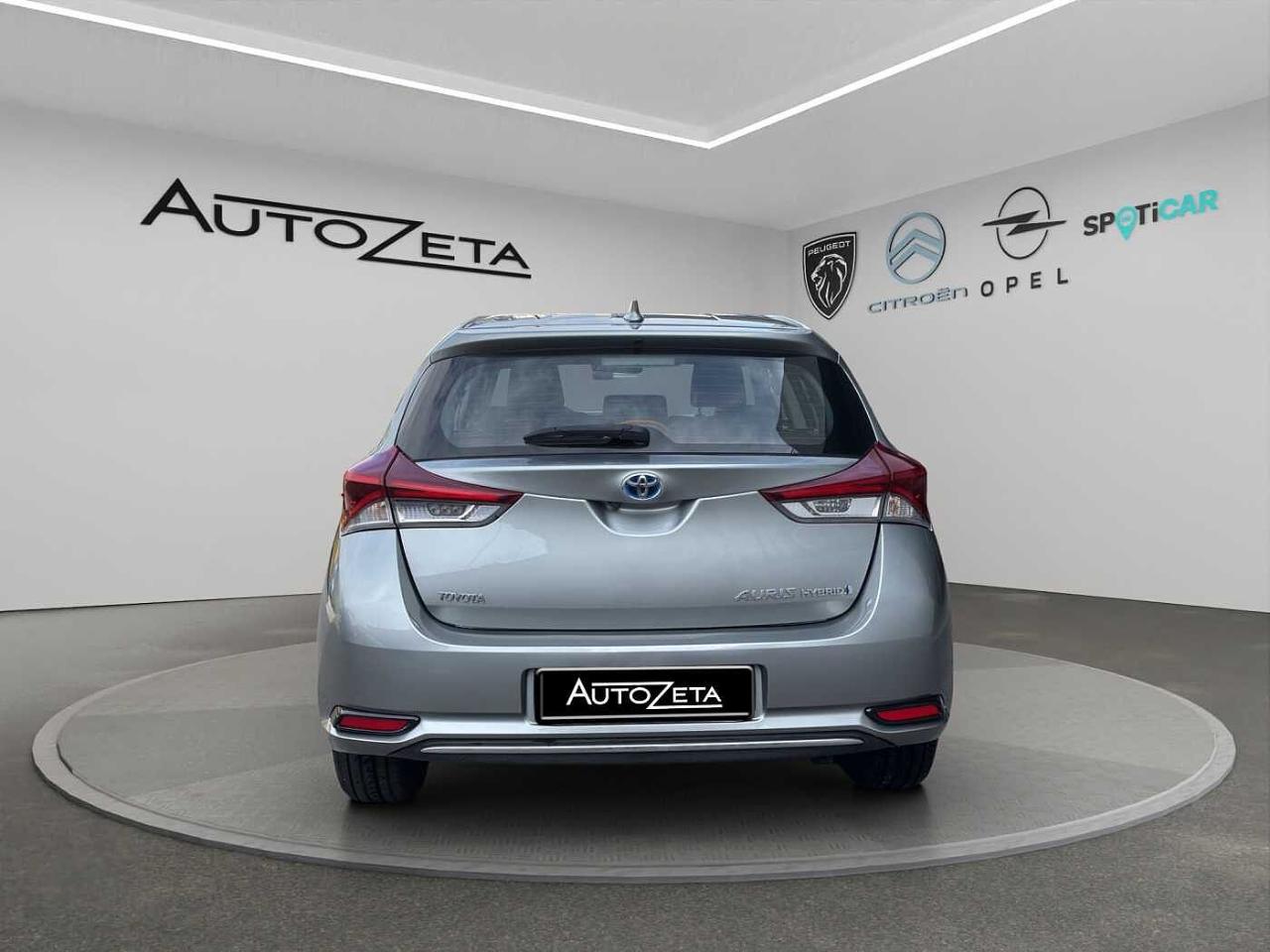 Toyota Toyota Auris usata, con antenna "shark"