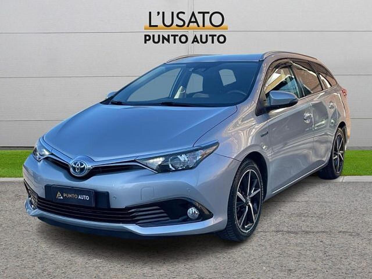 toyota auris auris 1.8 hybrid style usata