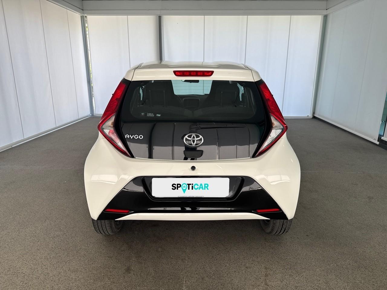 Toyota Toyota Aygo usata, con comandi apps