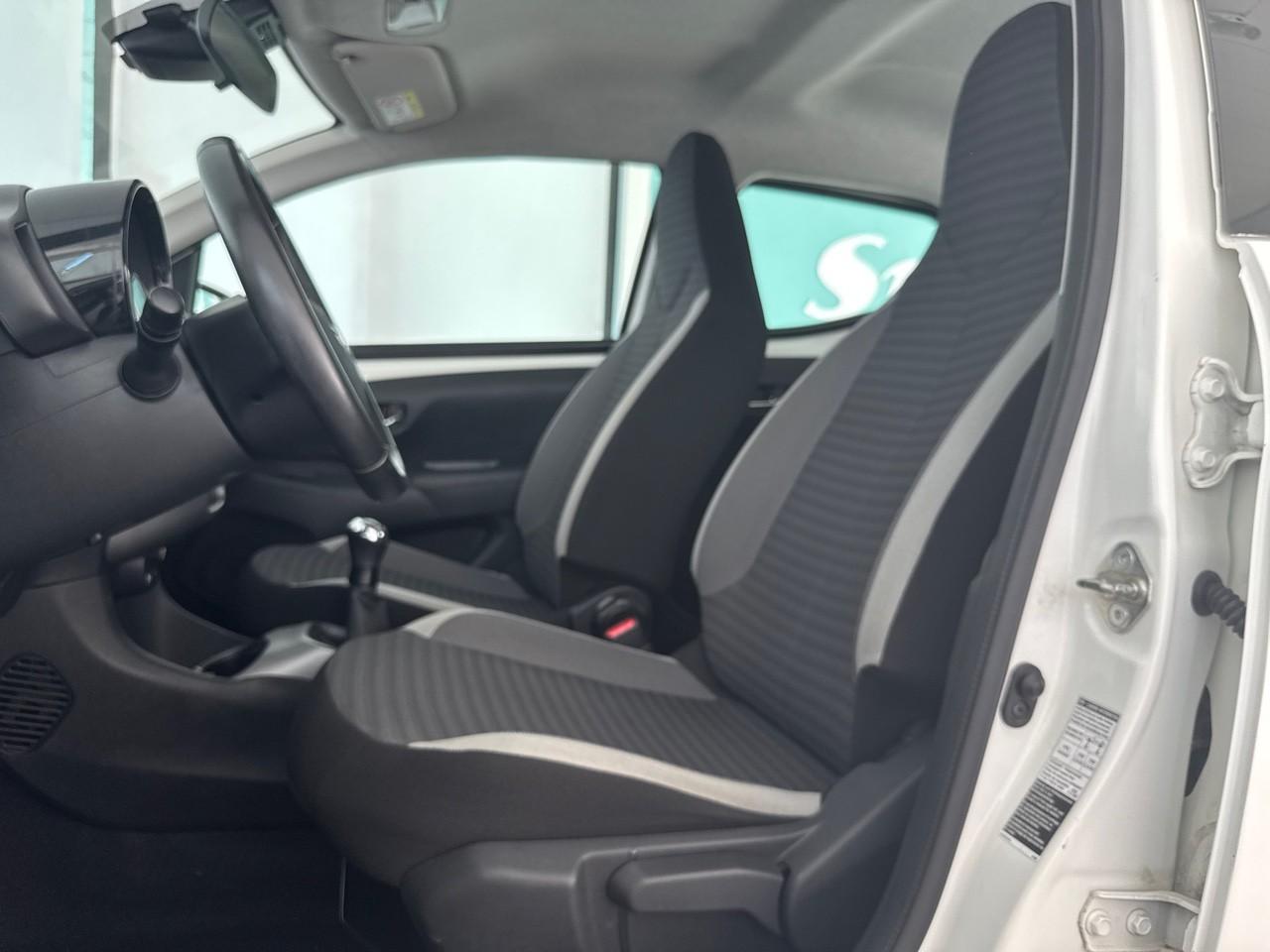 Toyota Toyota Aygo usata, con computer con velocità media, consumo medio, consumo istantaneo e autonomia