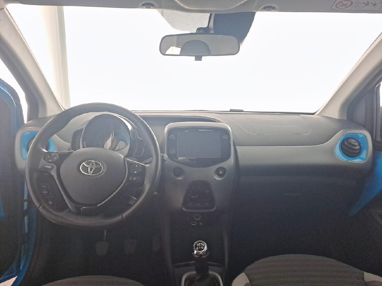 Toyota Toyota Aygo usata, con comandi media touch screen