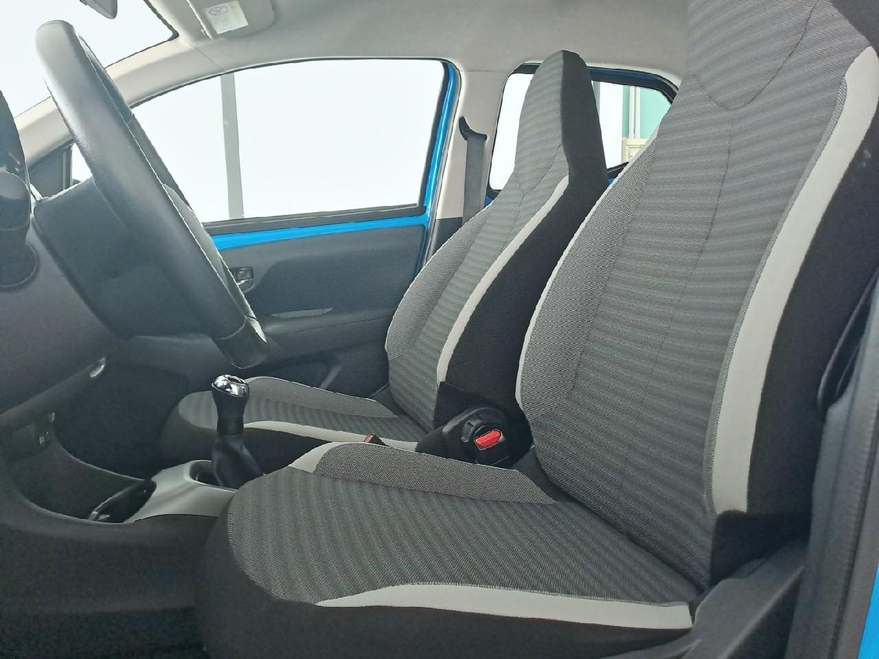 Toyota Toyota Aygo usata, con comando luci con sensore di oscurità manuale