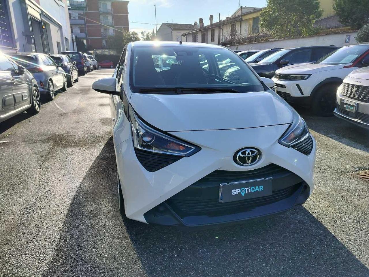 toyota aygo aygo connect 1.0 vvt-i 72 cv 5 porte x-cool usata