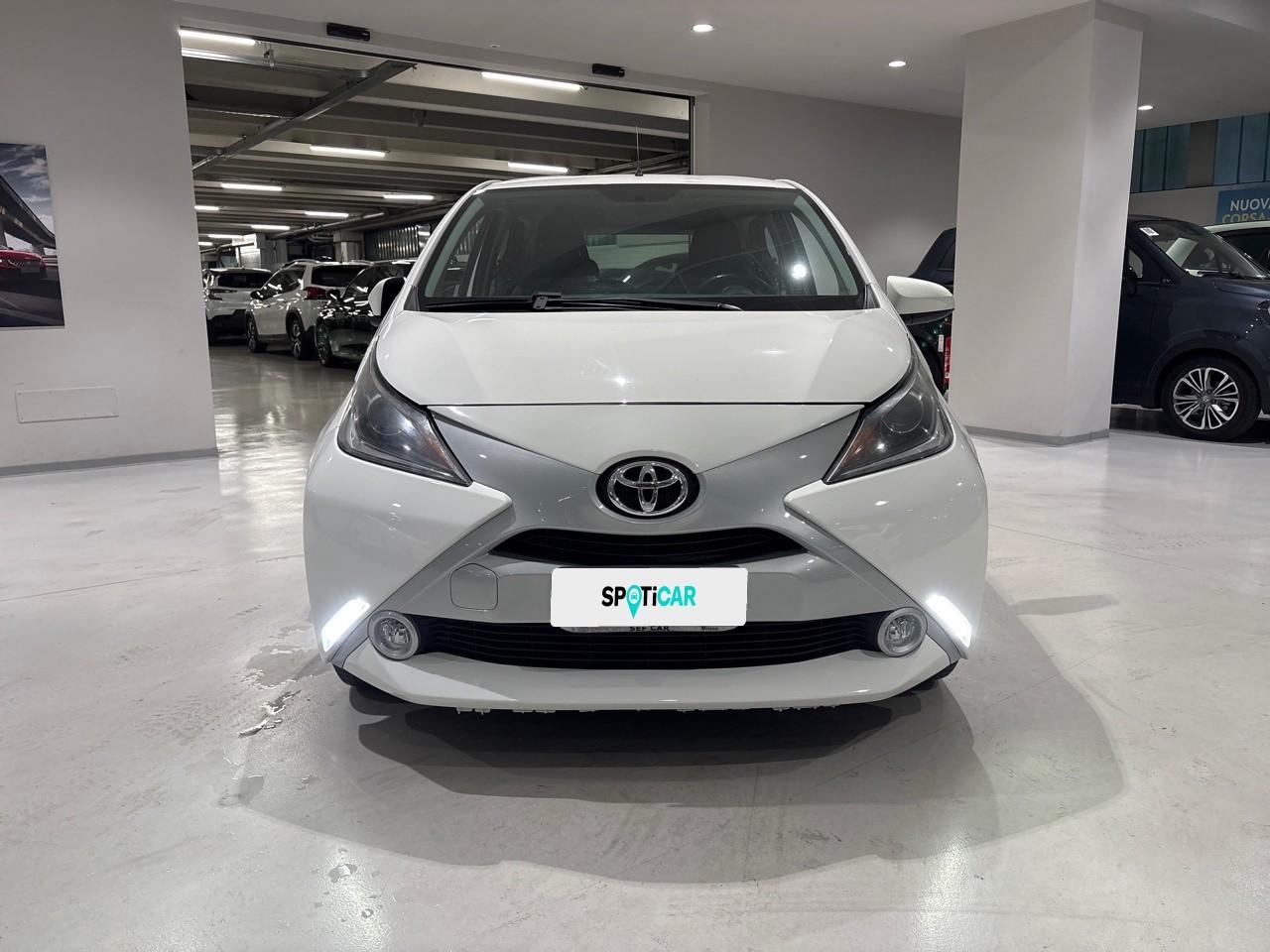 Toyota Toyota Aygo usata 11