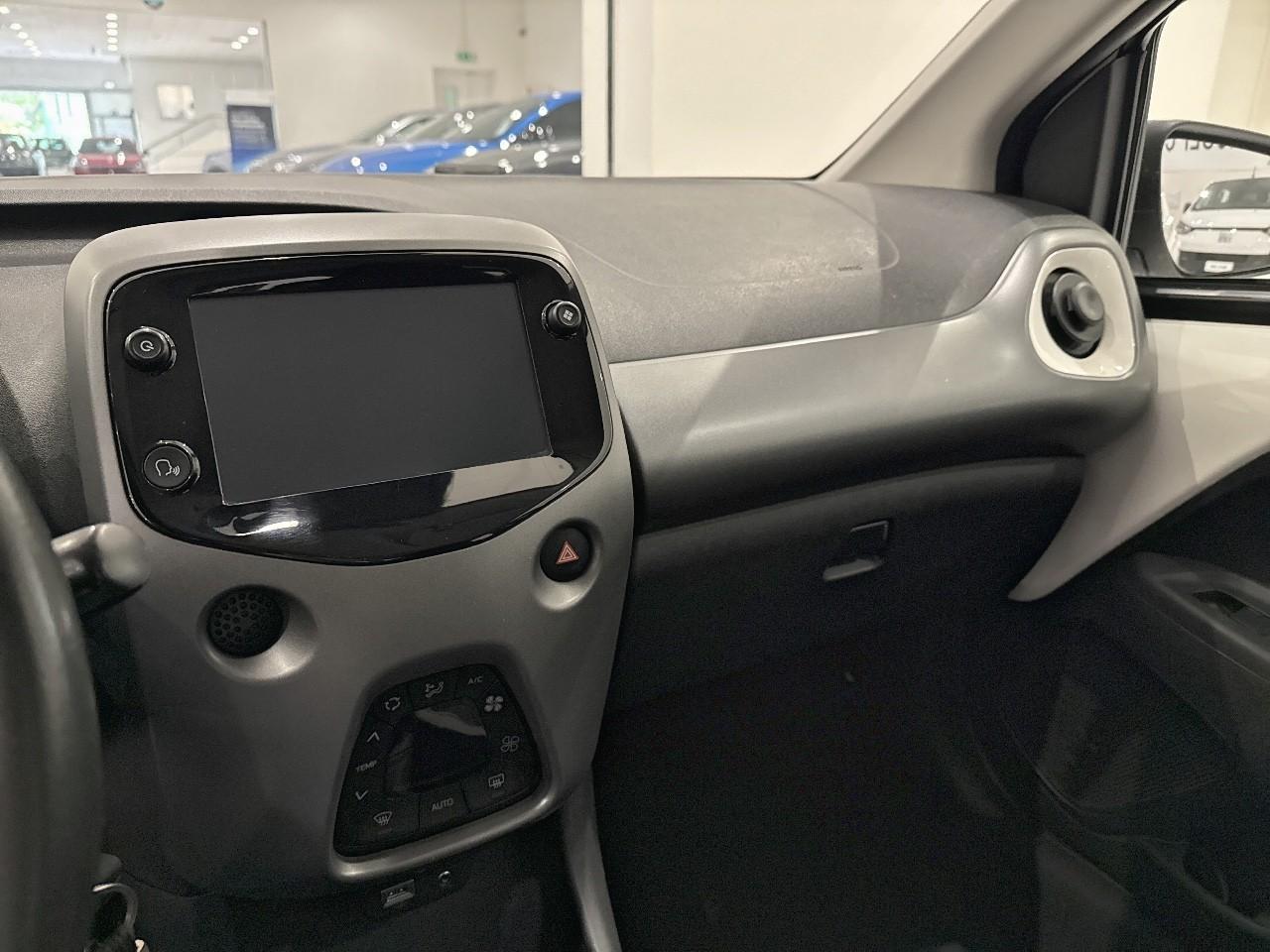 Toyota Toyota Aygo usata 12