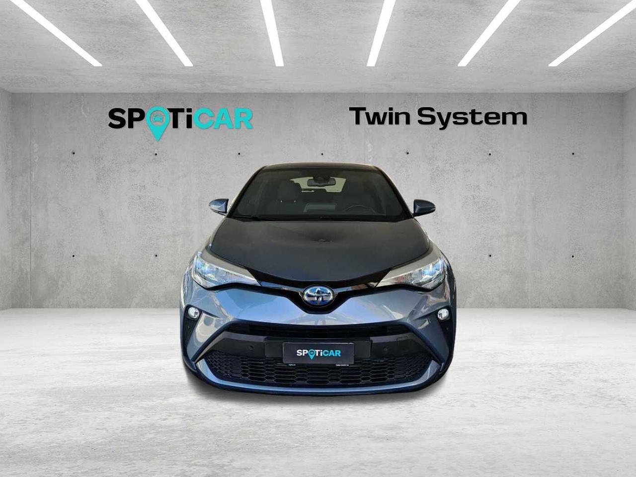 Toyota Toyota C-HR usata, con antenna "shark"