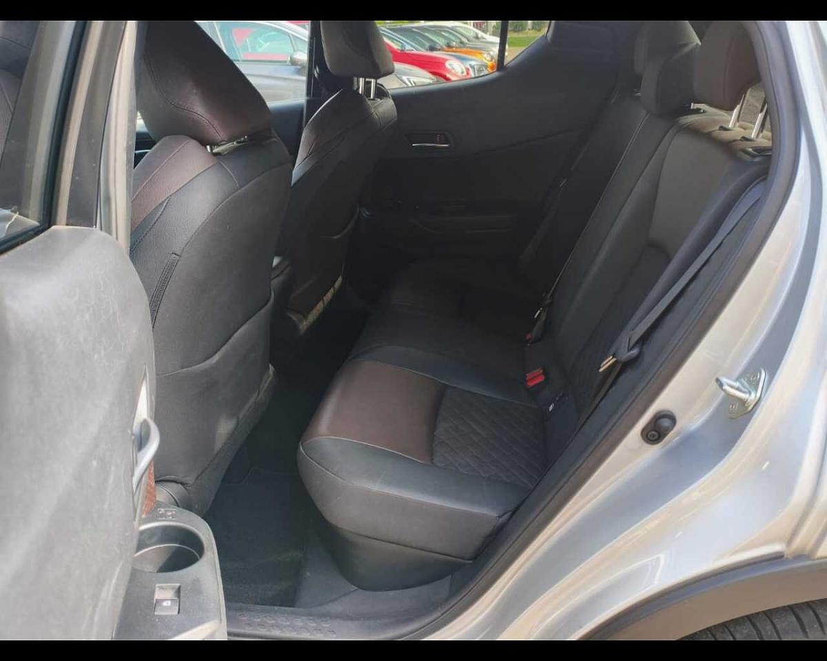 Toyota Toyota C-HR usata, con 5 sedili