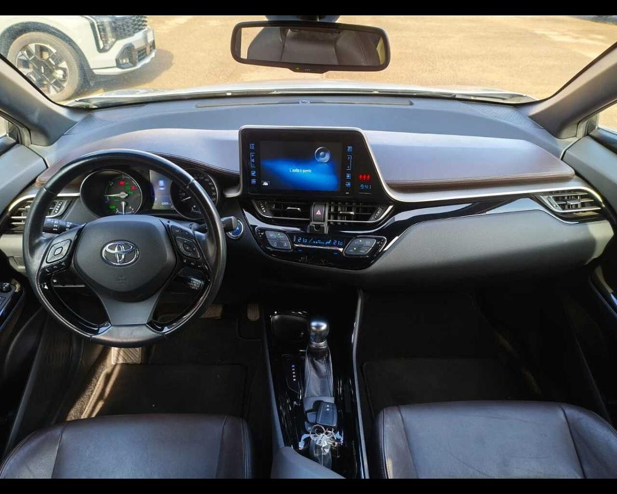 Toyota Toyota C-HR usata, con 6x Airbag (fontali + laterali + testa)
