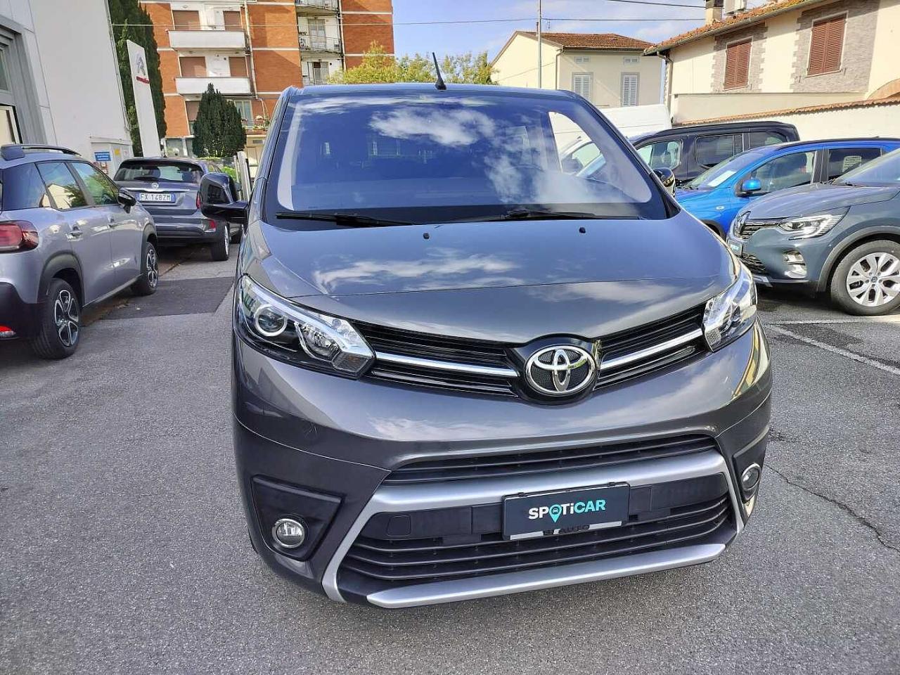 toyota proace proace 2.0d 180 cv l1 d black edition 8 posti usata