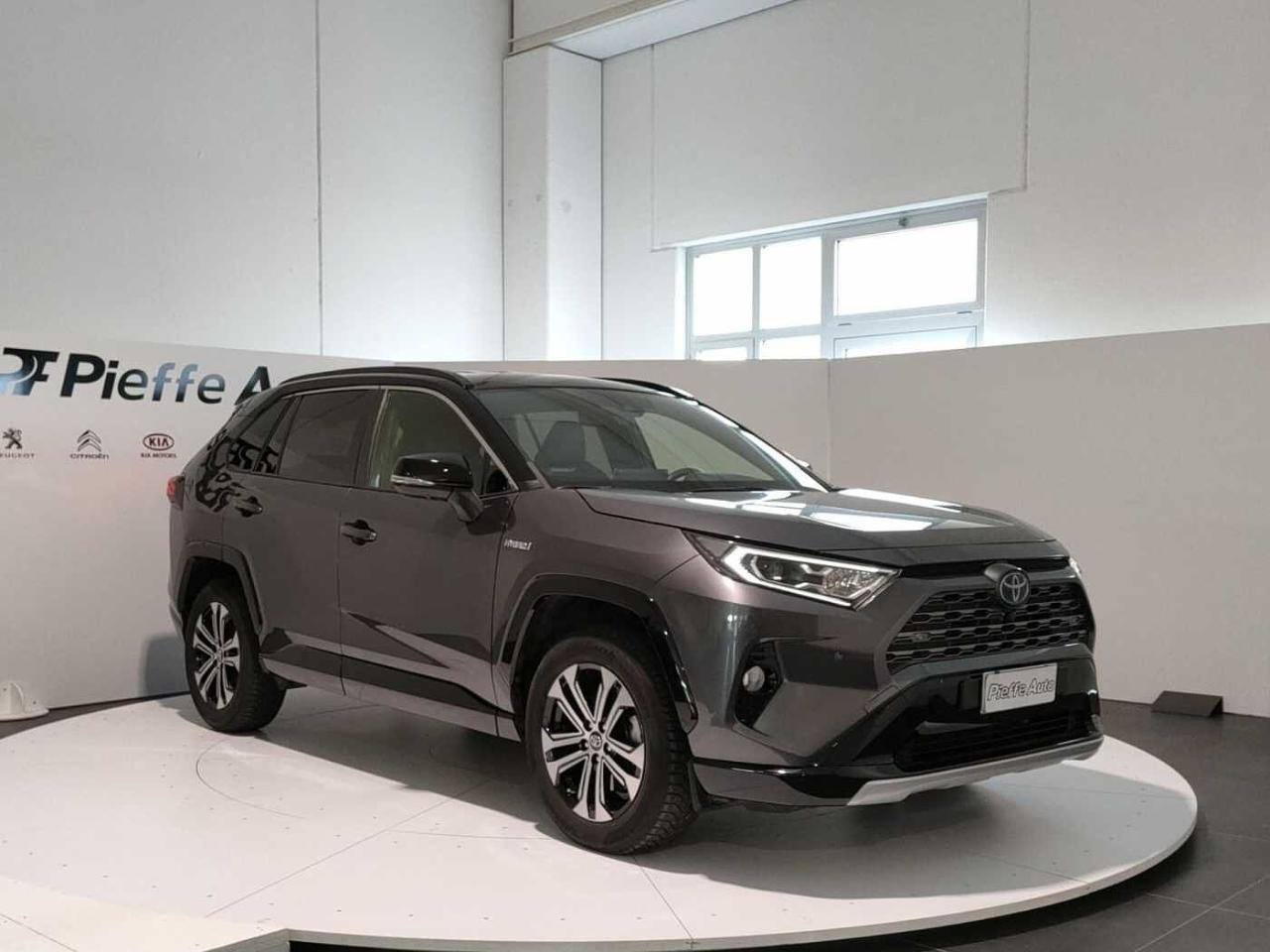 Toyota Toyota Rav4 usata, con bracciolo porta oggetti