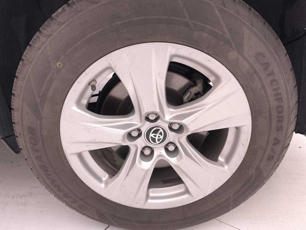 Toyota Toyota Rav4 usata, con bracciolo porta oggetti