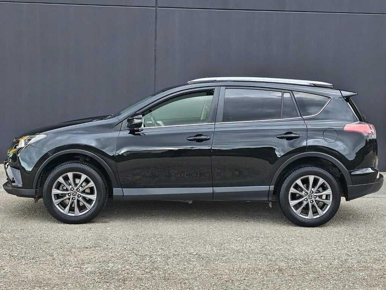 Toyota Toyota Rav4 usata, con alette parasole con specchietto e luce di cortesia