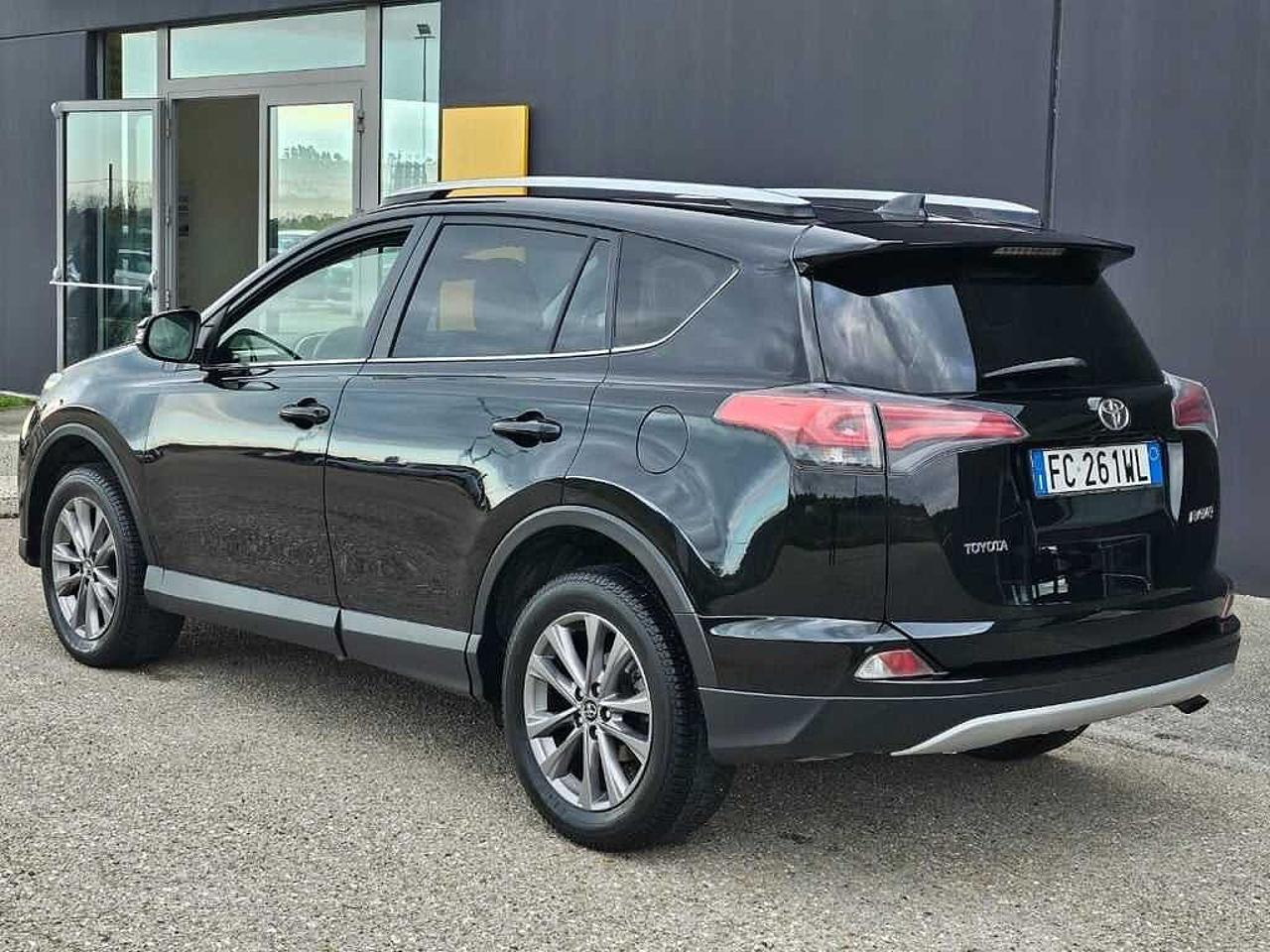 Toyota Toyota Rav4 usata, con bracciolo posteriore