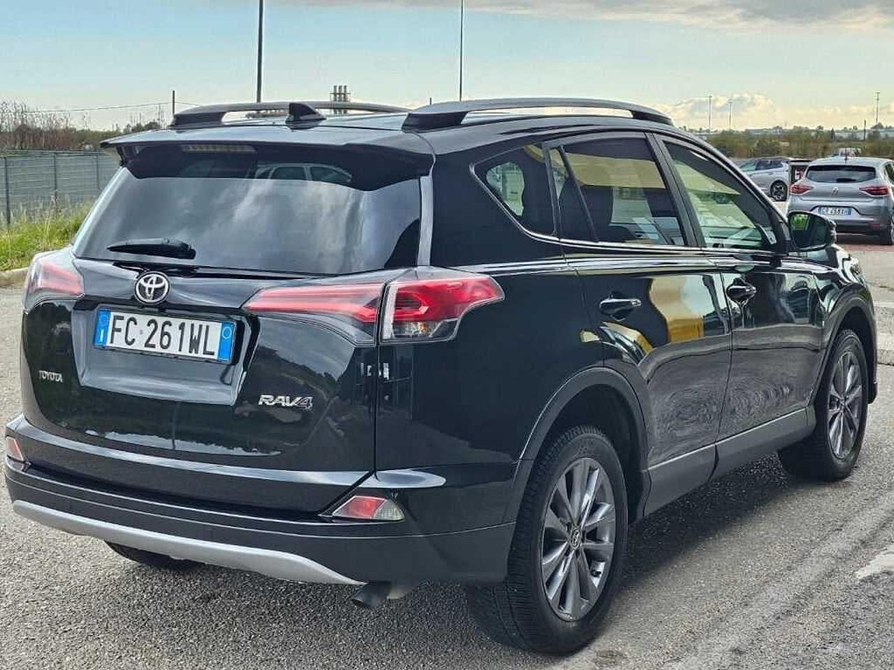 Toyota Toyota Rav4 usata, con cerchi in lega leggera