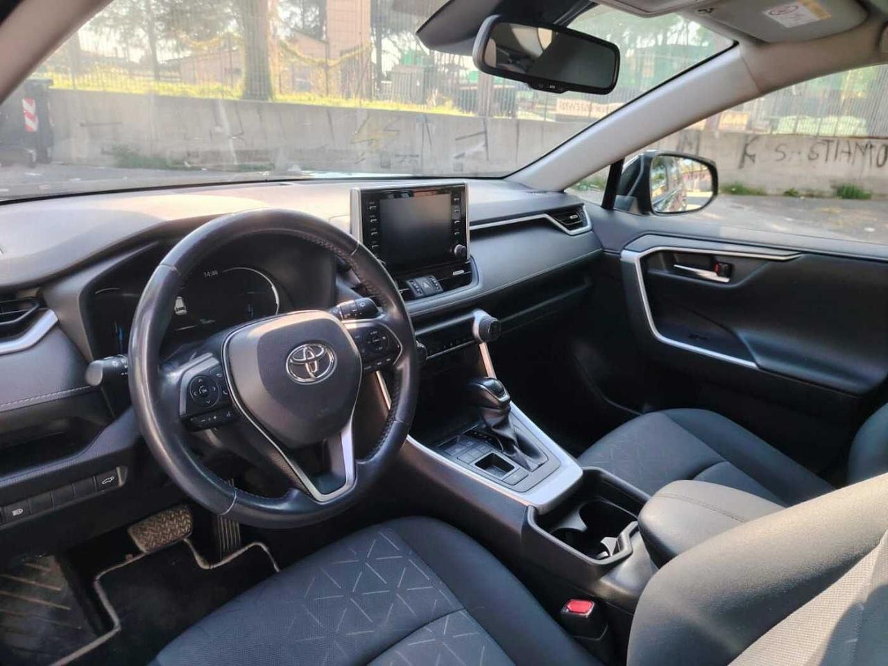 Toyota Toyota Rav4 usata, con barre longitudinali sul tetto