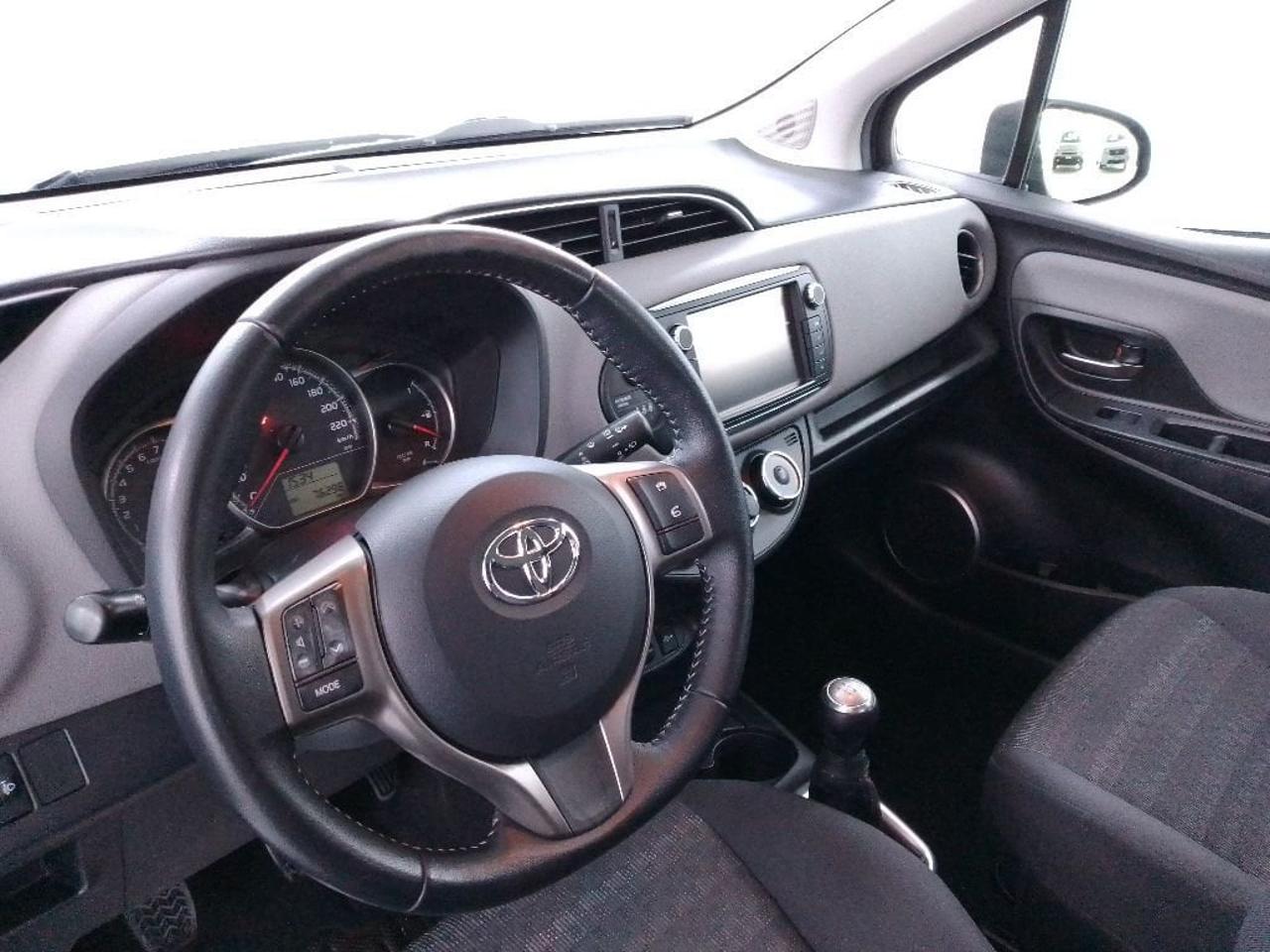 Toyota Toyota Yaris usata, con fendinebbia