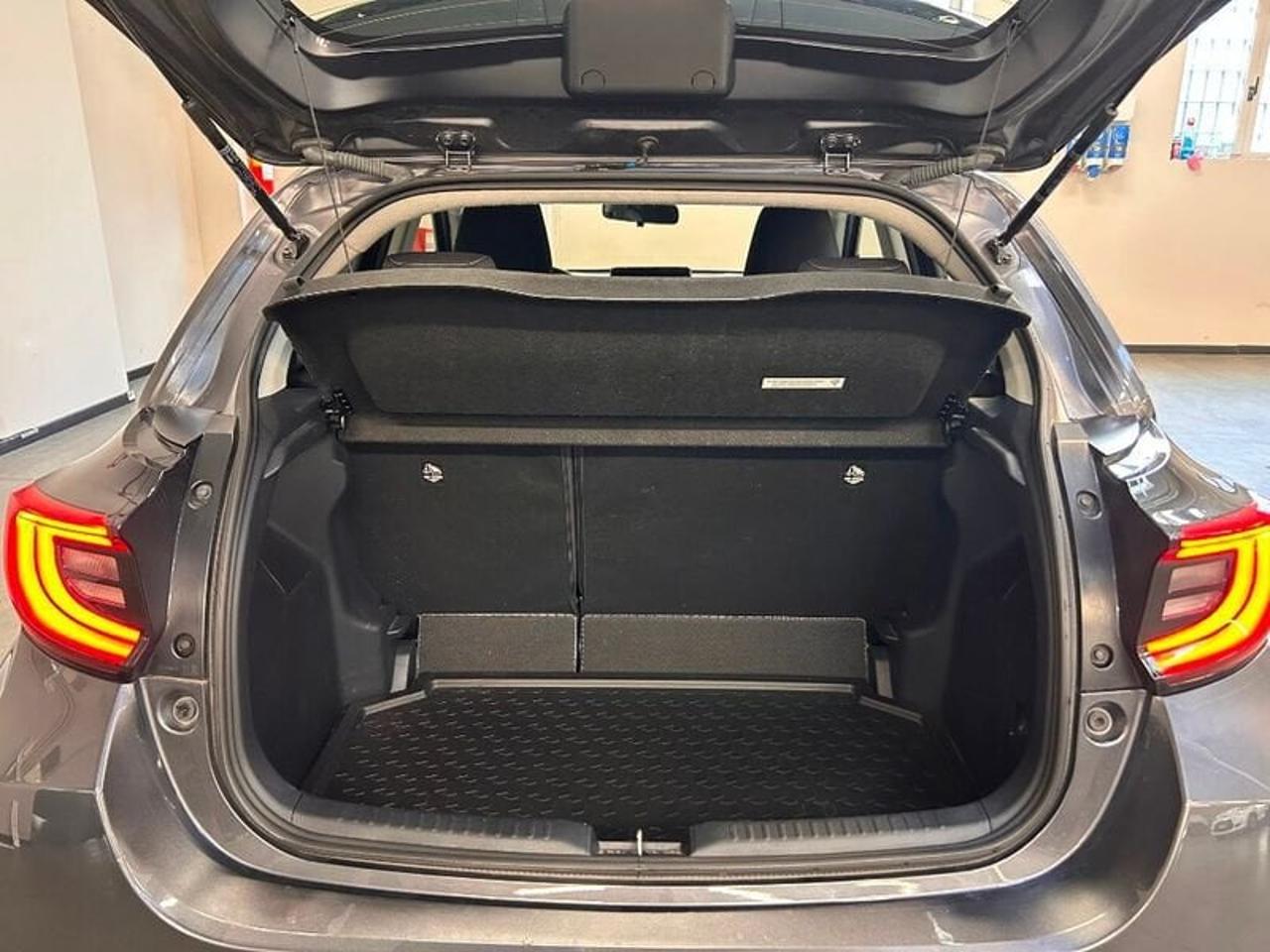 Toyota Toyota Yaris usata, con autoradio