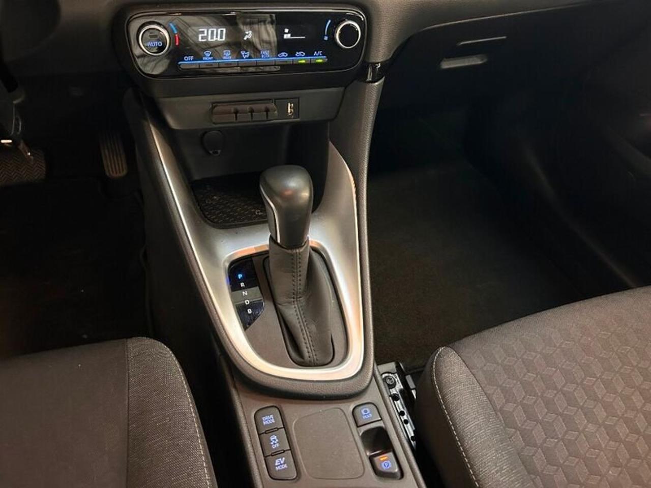 Toyota Toyota Yaris usata, con cerchi in lega