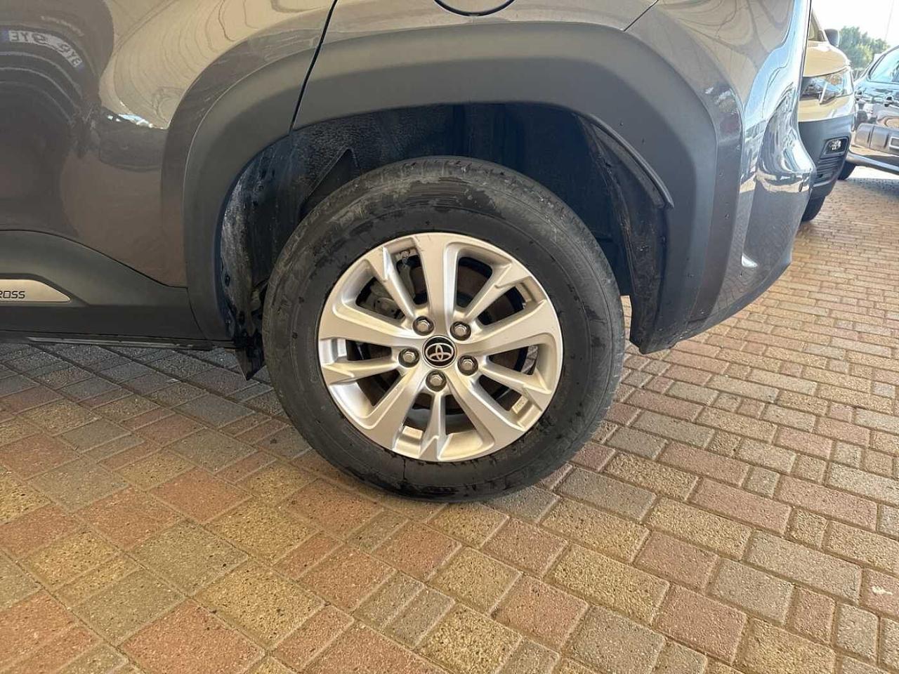 Toyota Toyota Yaris usata, con fari fendinebbia