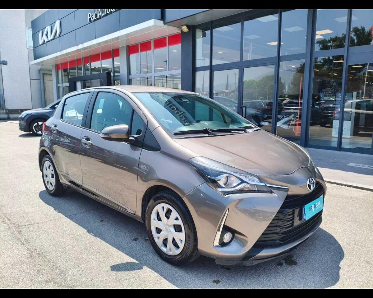 Toyota Toyota Yaris usata, con interno grey