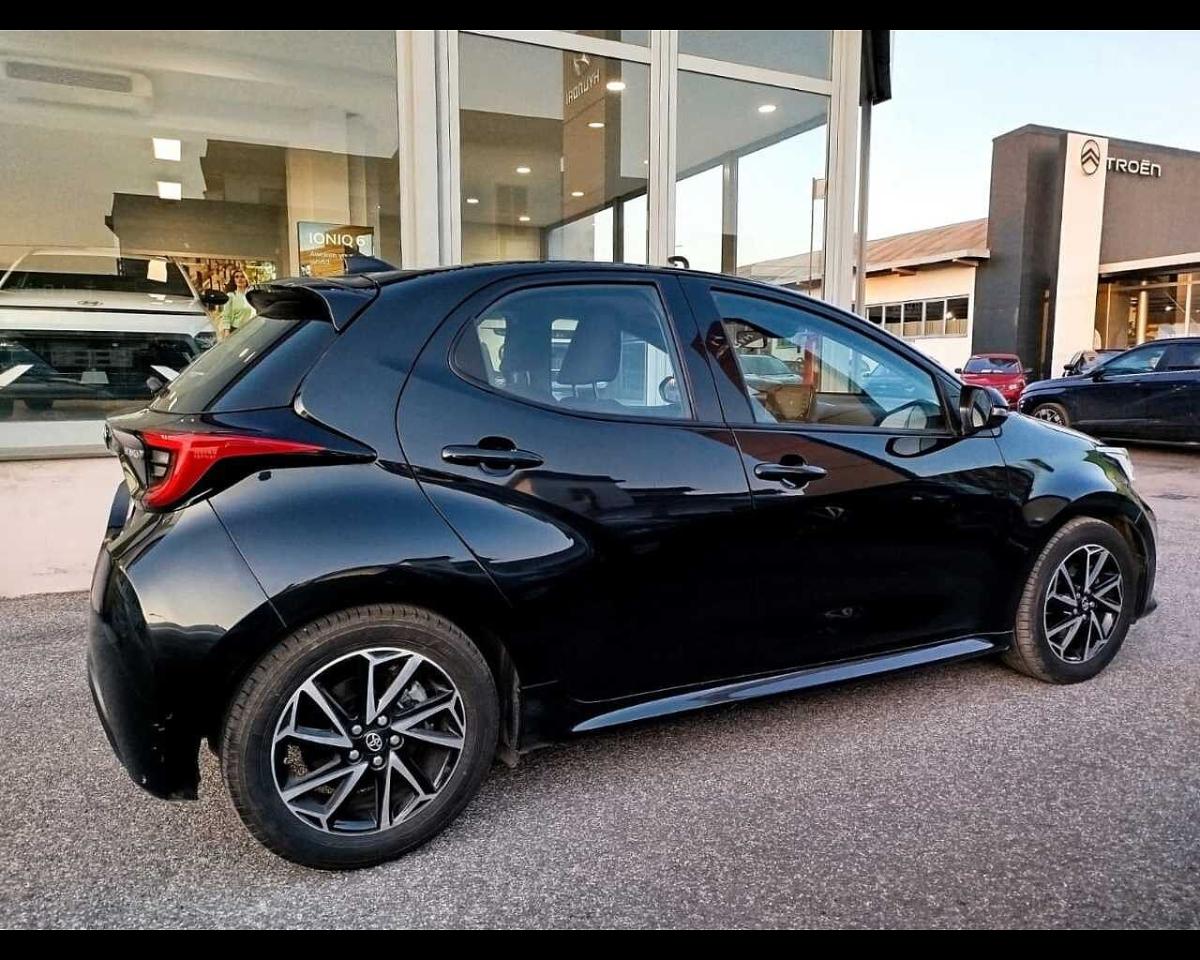 Toyota Toyota Yaris usata, con distance warning system