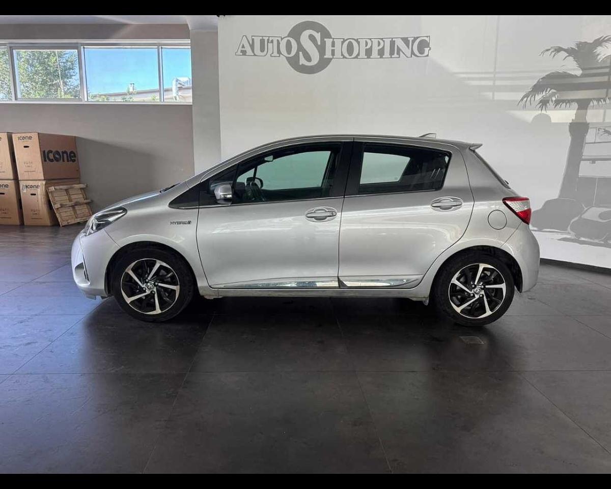 Toyota Toyota Yaris usata, con sensori luce