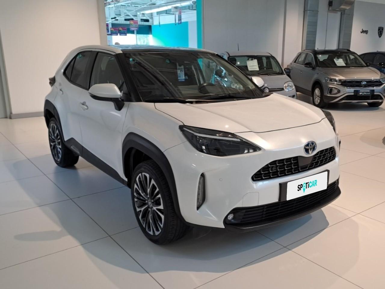 Toyota Toyota Yaris usata, con avviso superamento corsia attivazione sterzo