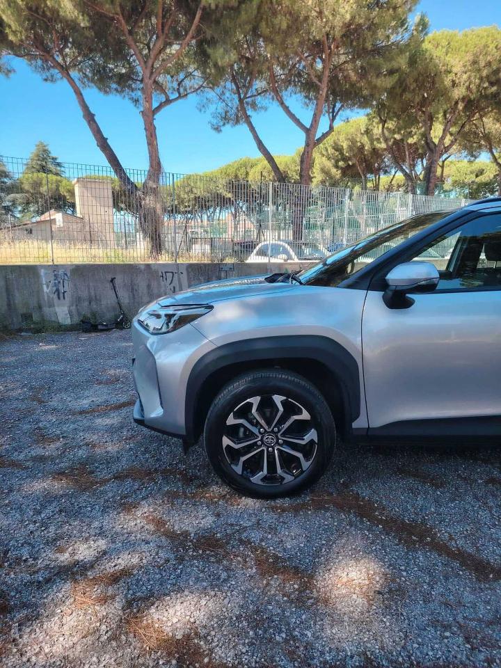 Toyota Toyota Yaris usata, con assistenza alla partenza in salita (hac)