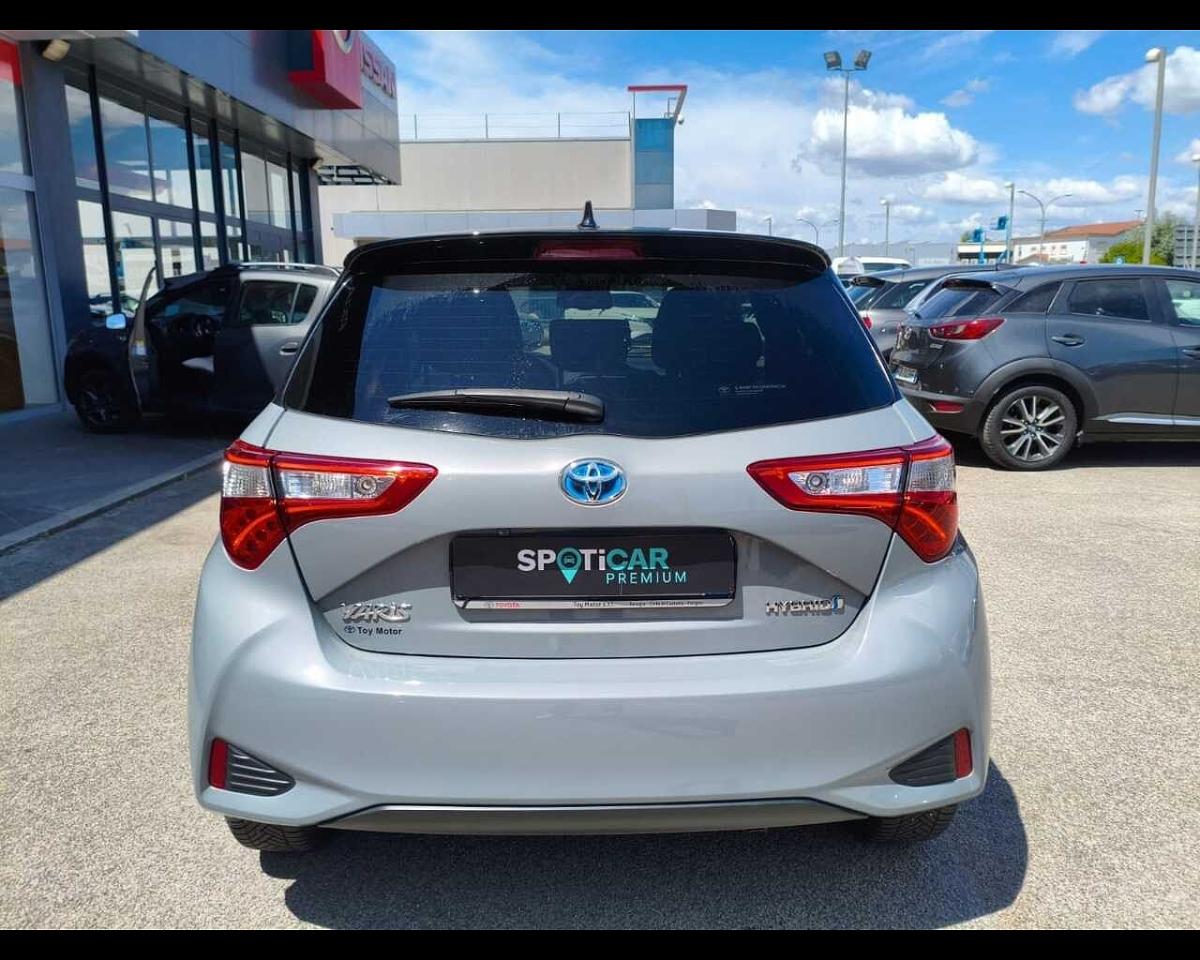 Toyota Toyota Yaris usata, con sensori luce